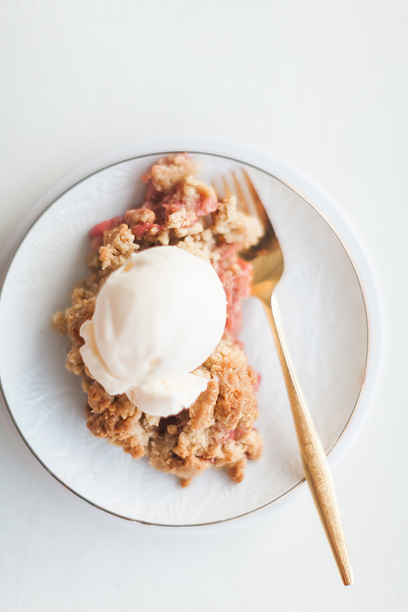 Strawberry Rhubarb Crisp, dessert, summer, sweet treat, baking, nutrition, food blogger, sun and salt wellness