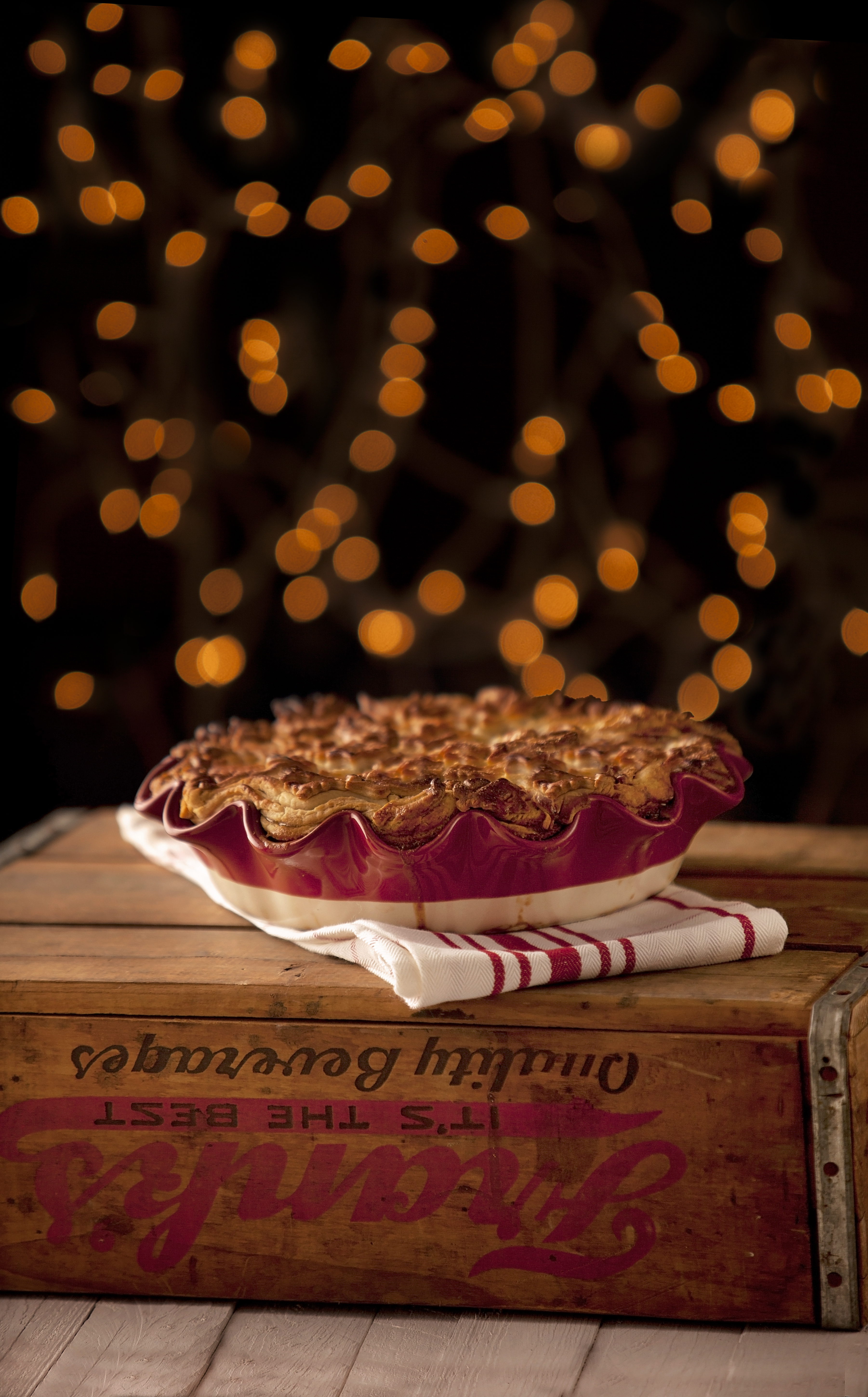 Caramel Apple Pie, Apple pie, Thanksgiving pie, Holidays, entertaining, dessert, food blogger, Sun and Salt Wellness