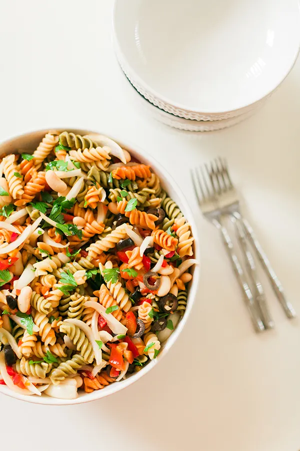 Italian Pasta Salad, Party Food, Tailgate Food, Entertaining, Summer Food, Food Blogger, Sun and Salt Wellness